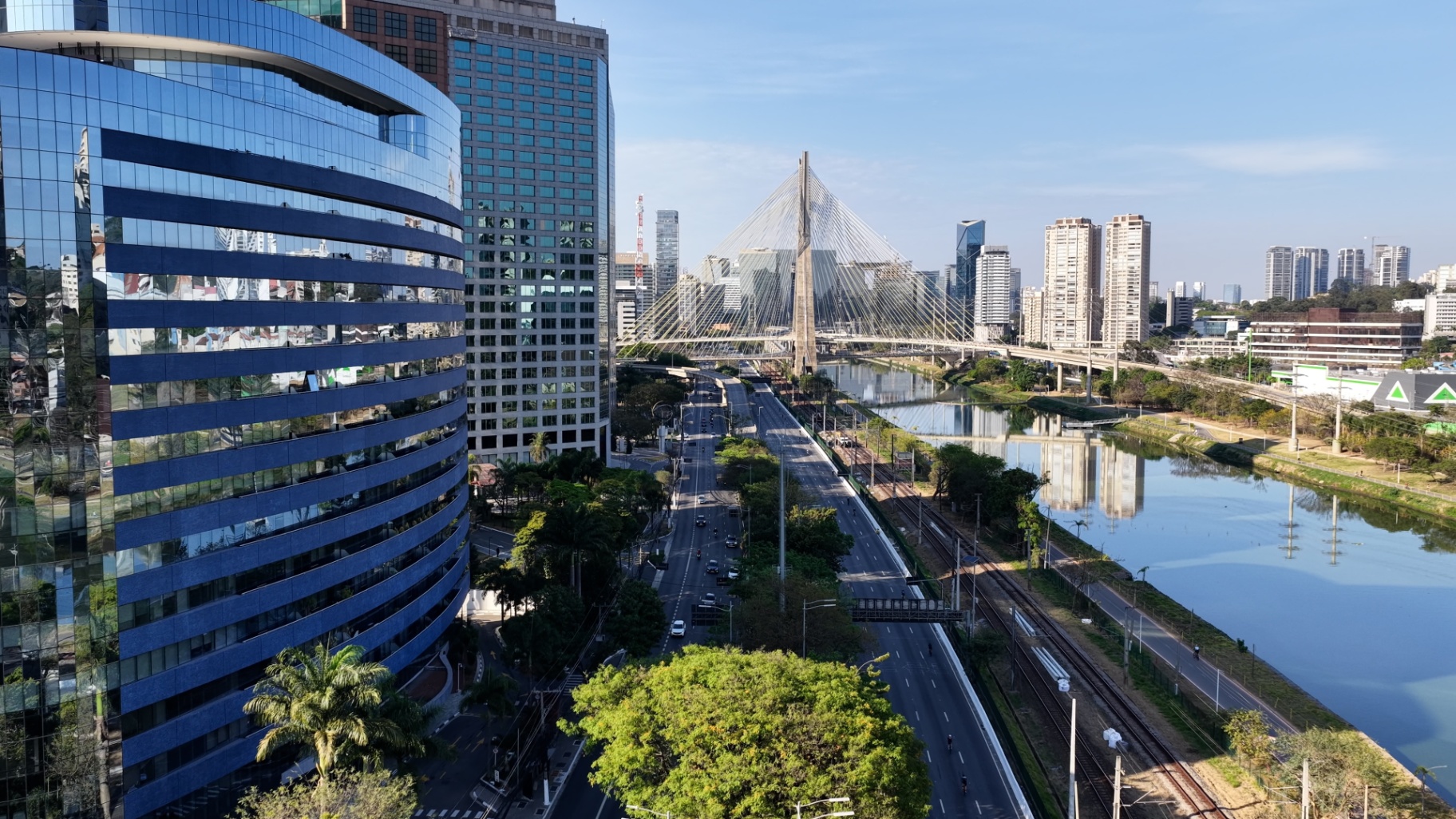 Ponte Estaiada bridge in São Paulo