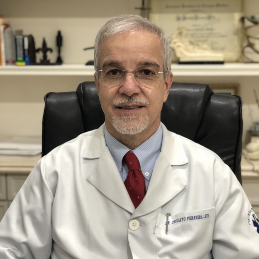 Dr. Deodato Leite