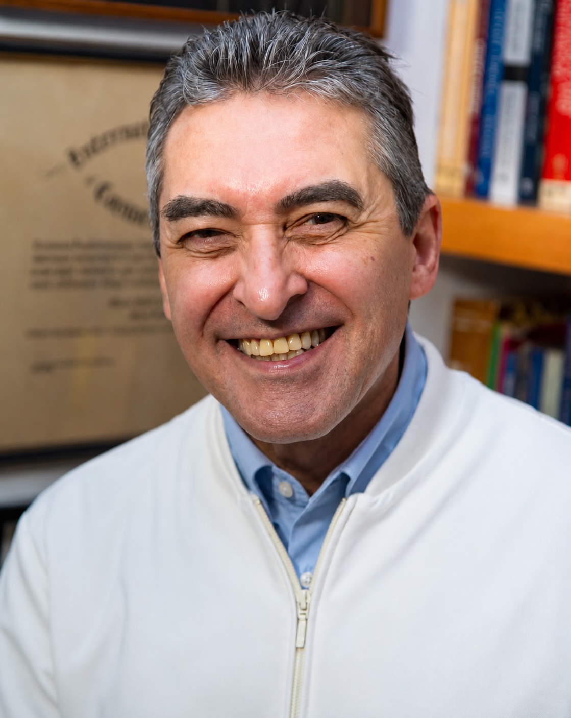 Foto de Dr. Alberto Caldeira