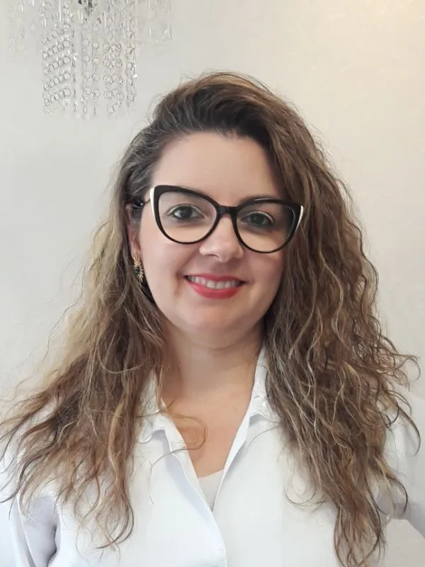 Dra. Eliane Caixeta