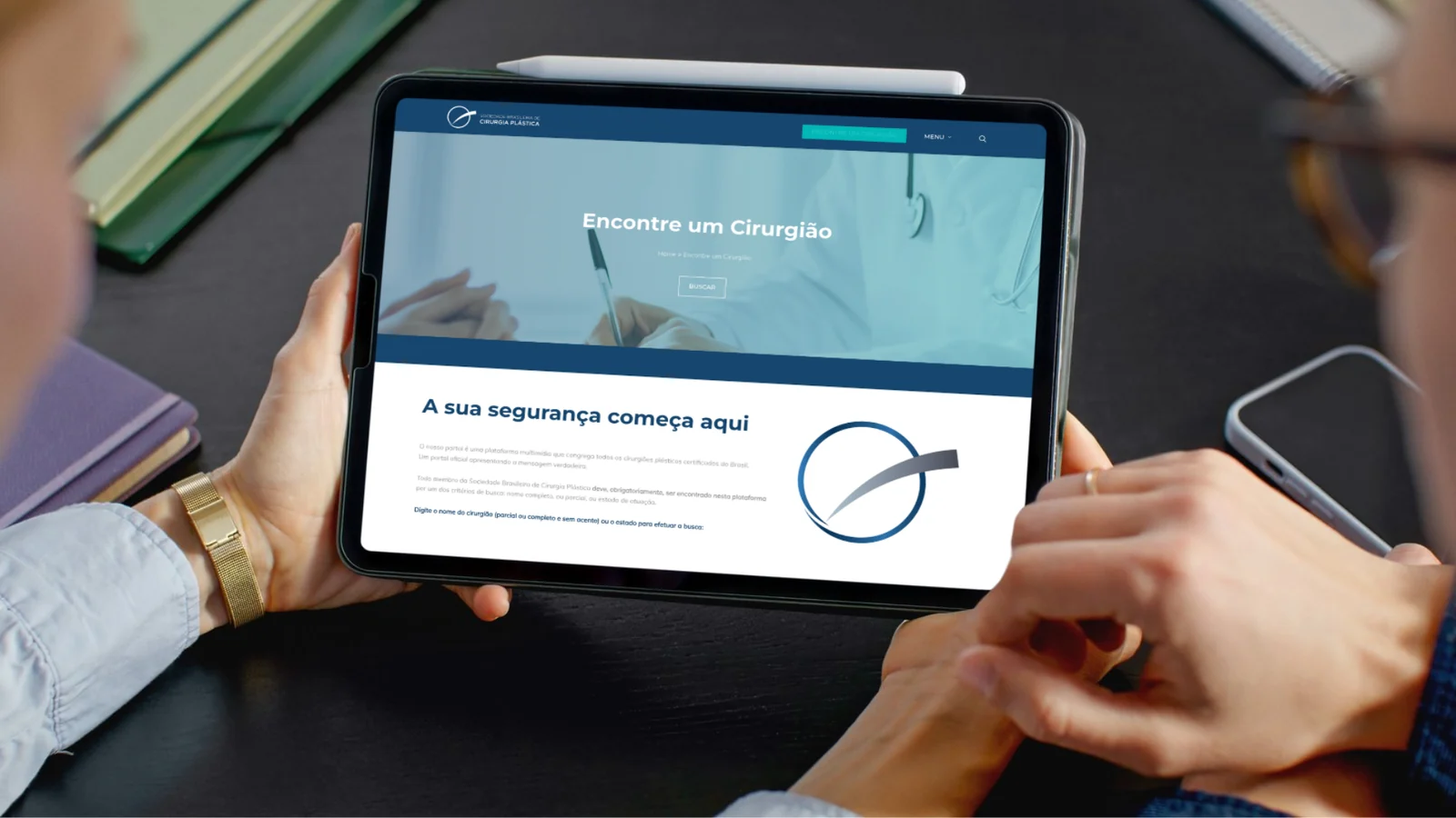 Como consultar o CRM, o RQE e a SBCP de um cirurgião plástico
